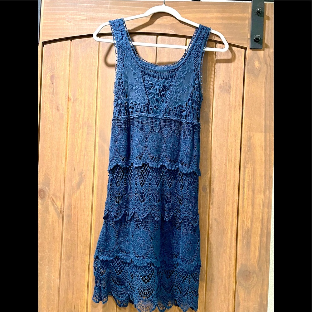 Cute sleeveless navy knit dress